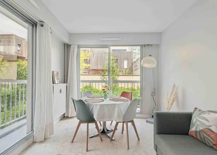 Le Charme Parisien – Balcon&parking Privé Parigi