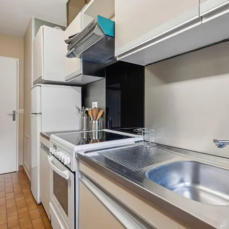 Lägenhet Le Charme Parisien - Balcon & Parking Prive